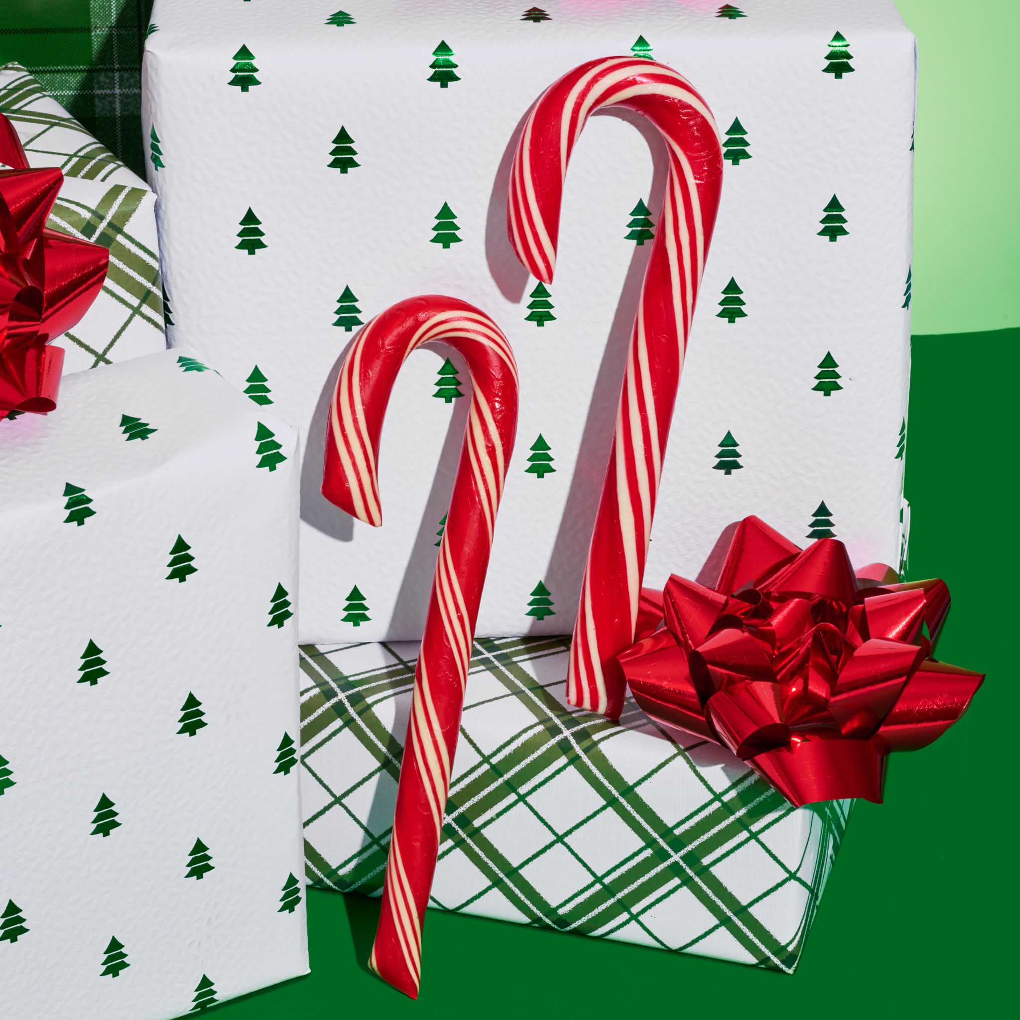 Peppermint Canes Filled with Chocolate